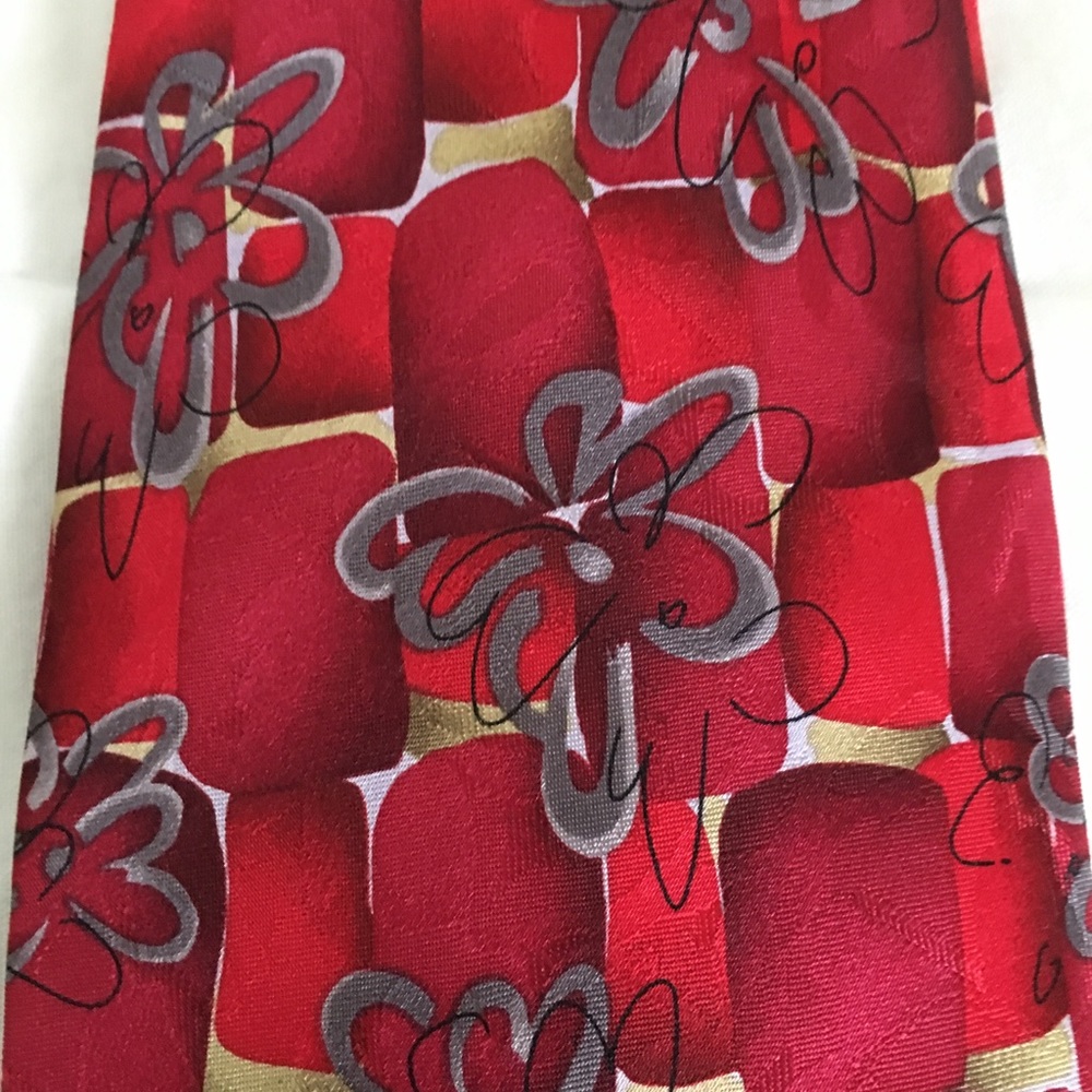 Tie - Picture 2 of 3